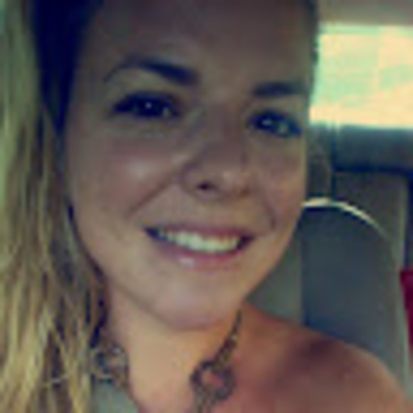 Meet your Posher, Alison - Picture 1 of 1